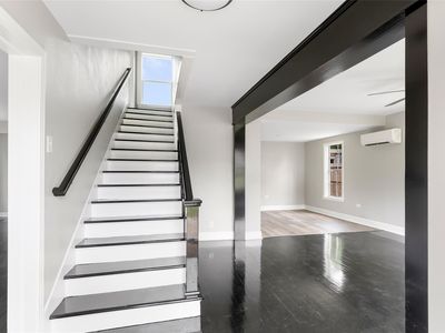 1005 N Main St