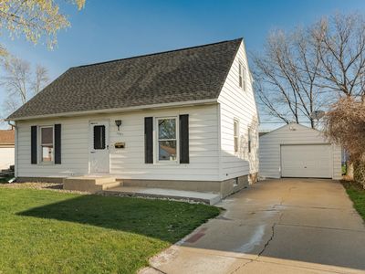 1007-11 1/2 St SE