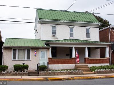 142 Main St