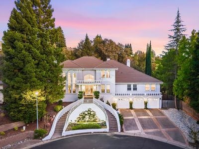 104 Table Rock Ct