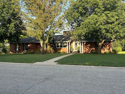 12 Circle Dr