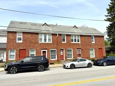 11 E Main St