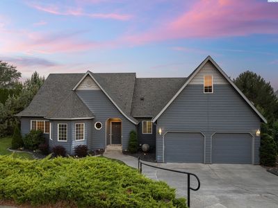 Property at 4010 Meadow Beauty Dr, Pasco, WA