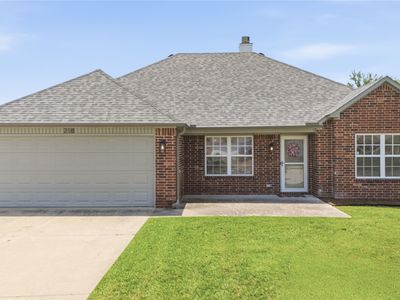 218 W Fairlane Dr