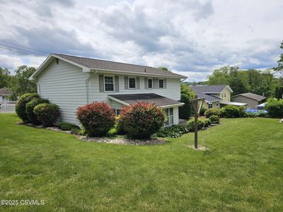 1605 W Montgomery St