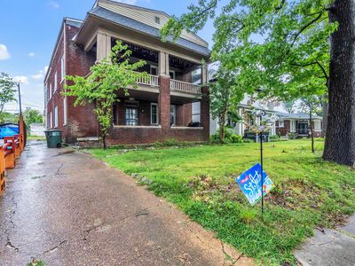 925 N Parkway