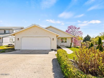 Property at 603 Westwind Dr, Zillah, WA