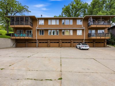 1734 Pikes Peak Ct NE #E