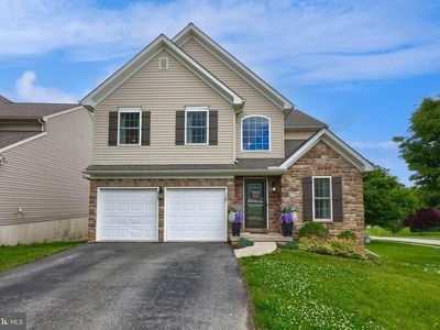Property at 745 Thomas Armor Dr, Windsor, PA