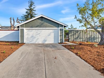 2 Hedgerow Ct