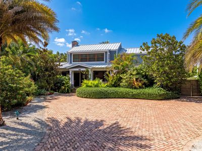 613 S Lakeside Drive