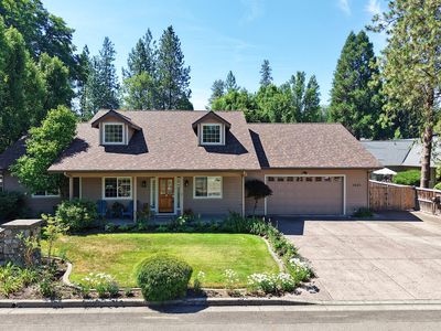1025 Anglers Pl