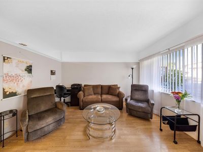 900 SW 10th Ter APT 8S