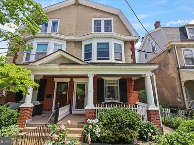 18 W Gravers Ln