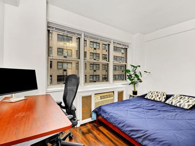 321 E 45th St APT 8H