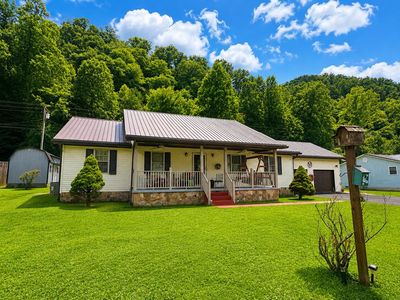 76 Holbrook Dr