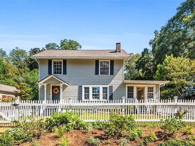 47 McDonald St