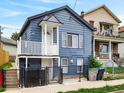 946 W Windlake AVENUE