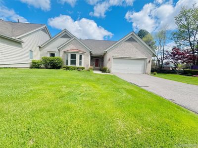 Property at 35460 Woodfield Dr, Farmington, MI