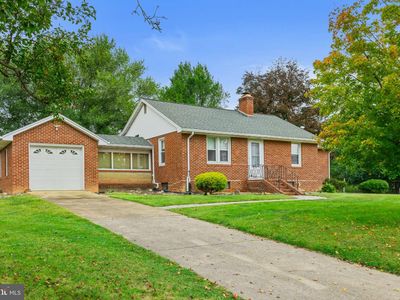 8635 N Valley Pike