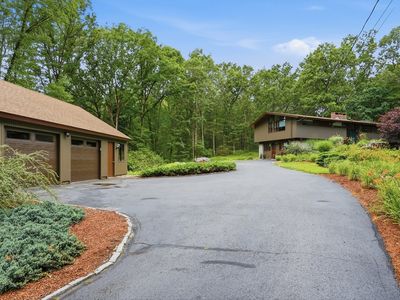 80 Evergreen Ln