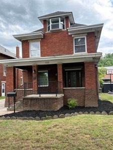 107 11th Ave W
