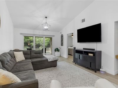 241 Robin Hood CIR #202