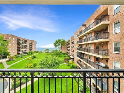 162-41 Powells Cove Blvd APT 4D