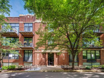 2300 W Wabansia Ave APT 204