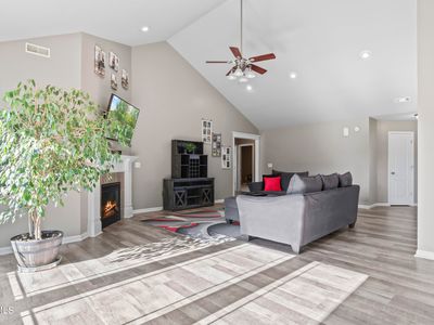 204 E Redtail Dr