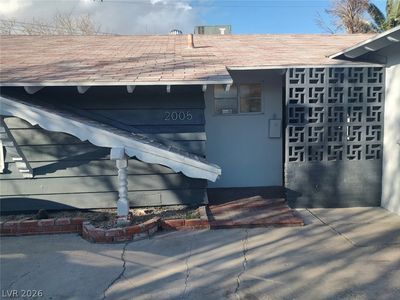 2005 E Oakey Blvd