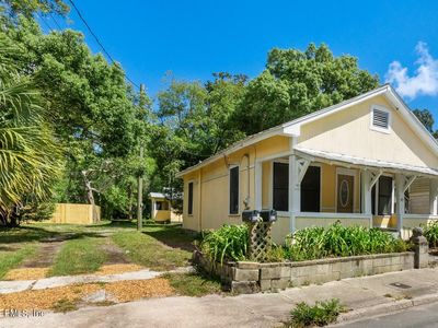 92+92 1/2 EVERGREEN Avenue