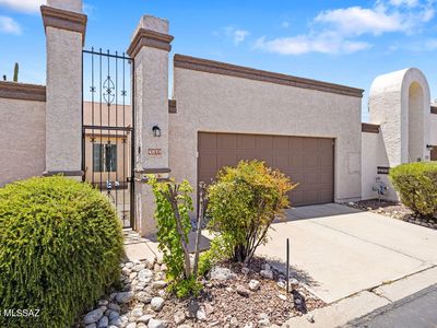 4879 W Doria Dr