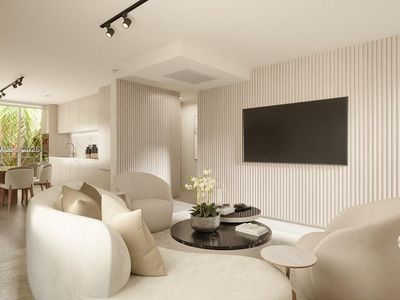 260 Collins Ave #303