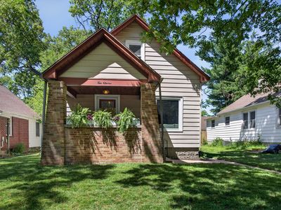 1011 Hoyt St SE
