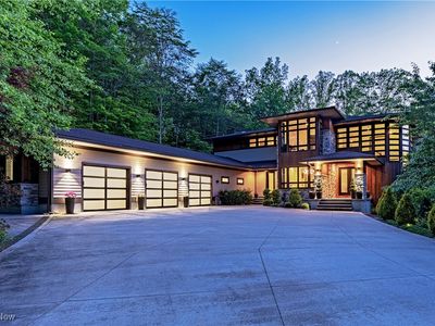 3521 Hamilton Dr
