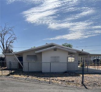2040 Swan Cv N