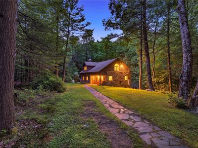 605 Laurel Falls Rd
