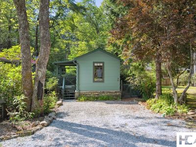 30 Chestnut Walk