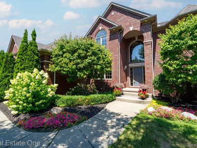 13255 Maple Lawn Dr