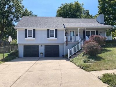 502 NE Fox Trail Dr