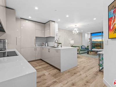 13700 Marina Pointe Dr UNIT 922