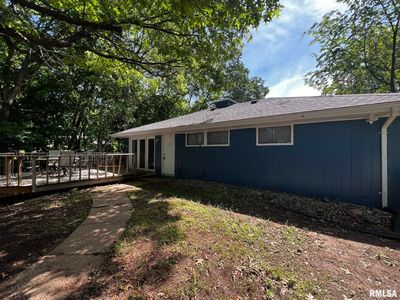 2433 W Huntington Dr