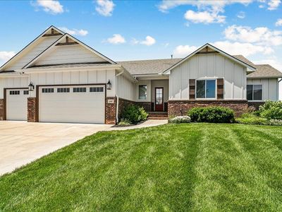 2407 N Lakeside Cir