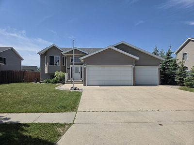 1159 39 1/2 Ave W