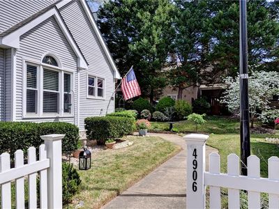 4906 Abbotsford Mews