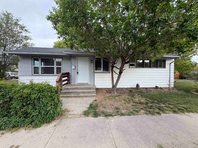 559 E Walnut St