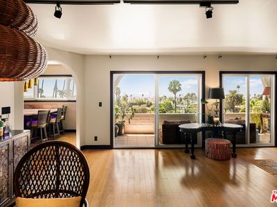 7560 Hollywood Blvd #Penthouse 409