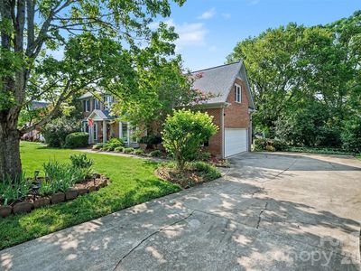 4368 Mackenzie Ct SW