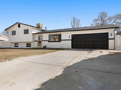 558 McMullin Dr